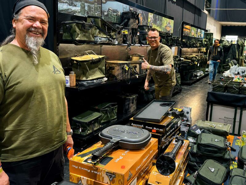 Anaconda Bivvys, Liegen und Rod Pods auf der Fischerei Messe