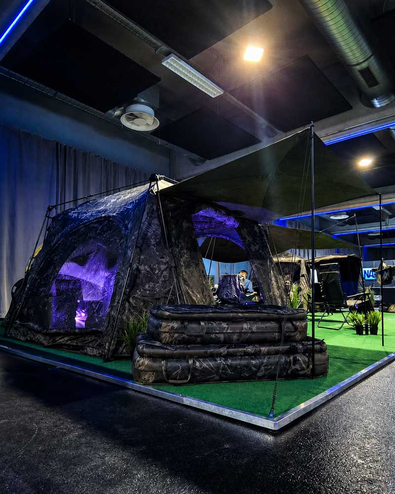 Nash Tackle Karpfen Zubehör, Bekleidung, Zelte und Ruten auf der Carp Austria Angelmesse