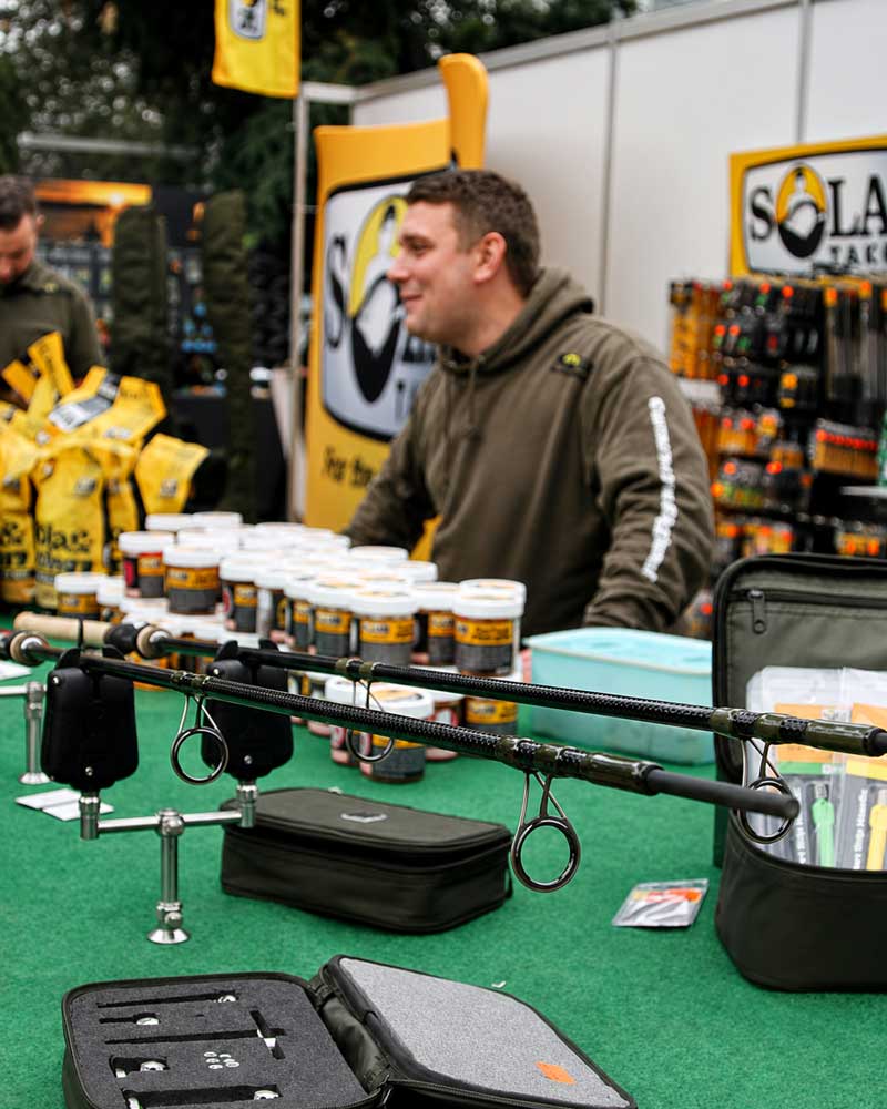 Solar Tackle Karpfen Zubehör, Rod Pods und Buzzer Bars auf der Carp Austria Angelmesse