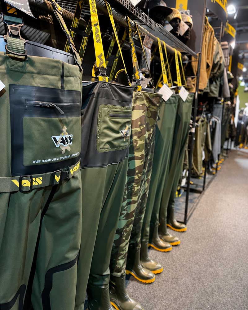 VASS Wathosen, Regenbekleidung und wasserdichte Angelbekleidung auf der Carp Austria Angelmesse
