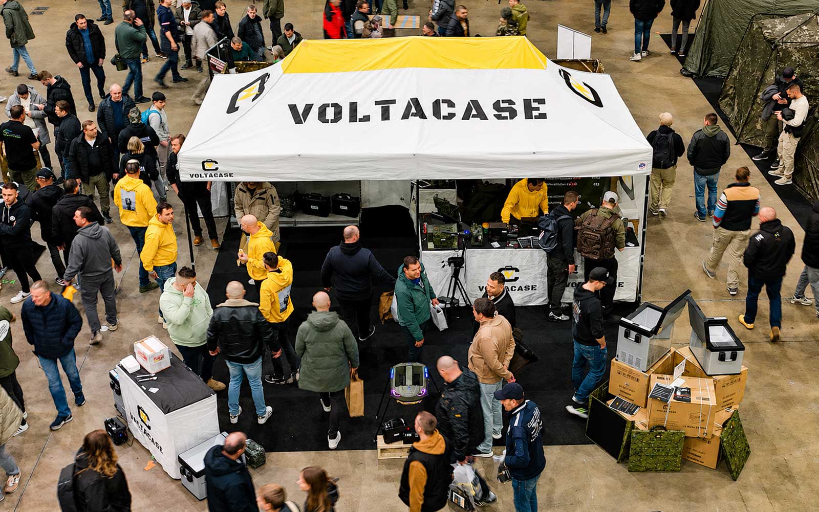 VoltaCase Messestand mit Echolot Akku, Futterboot Stromversorgung und Camping Energie auf der Carp Austria Fischerei Messe