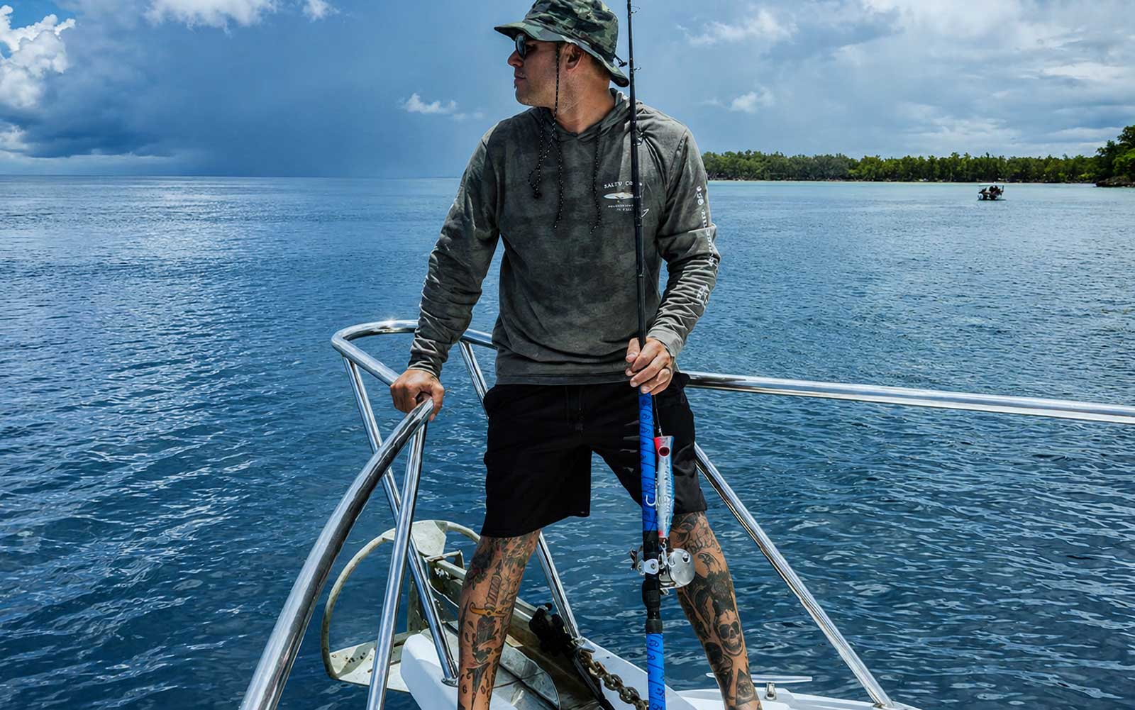 Salty Crew Fishing Clothing, UV Shirts, T-Shirts und Outdoor Wear auf der Carp Austria Fischerei Messe