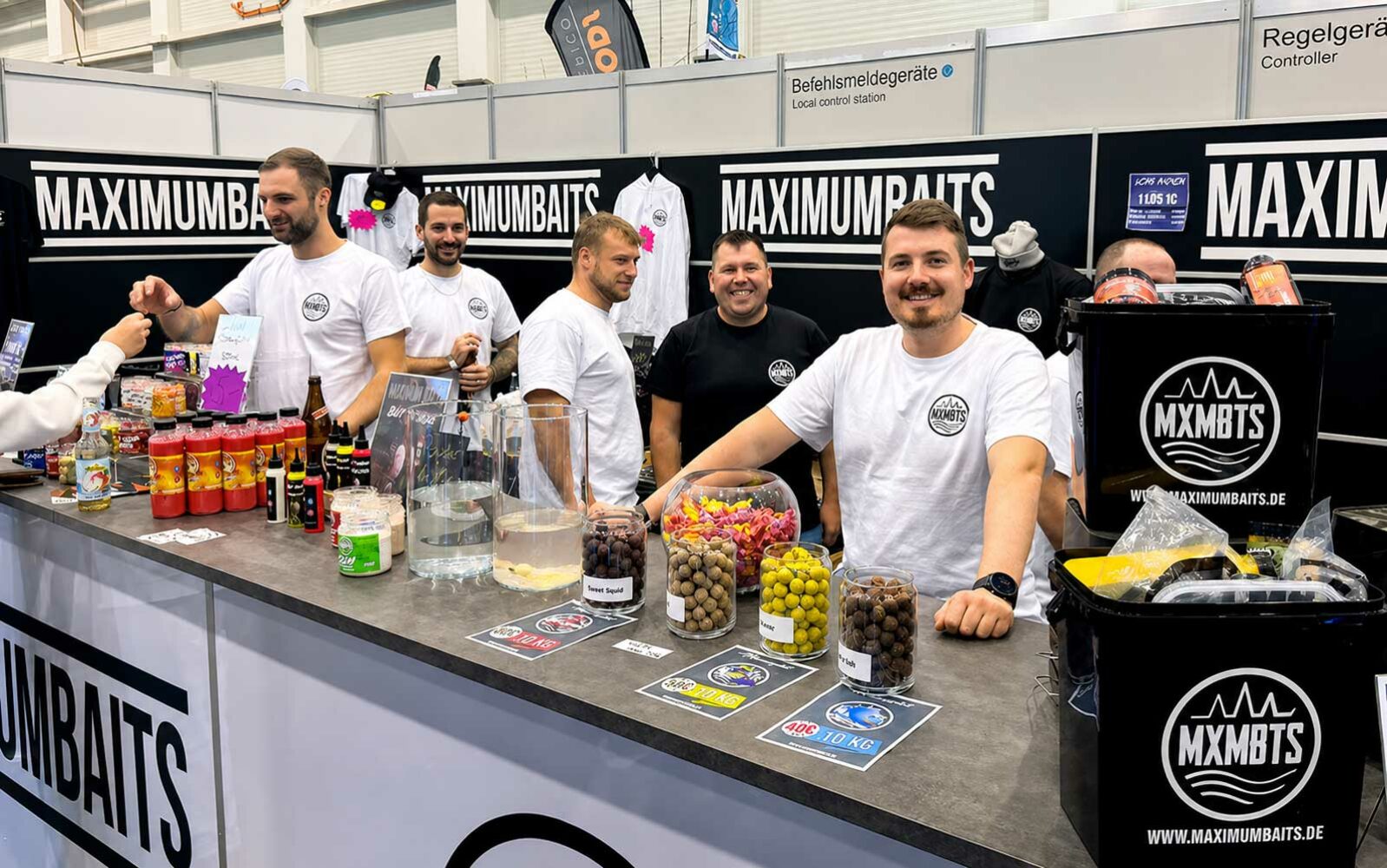 MaximumBaits Messestand mit Pellet Hookbaits, Boilies und Karpfenködern auf der Carp Austria Fischerei Messe