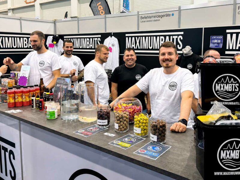 MaximumBaits Messestand mit Pellet Hookbaits, Boilies und Karpfenködern auf der Carp Austria Fischerei Messe