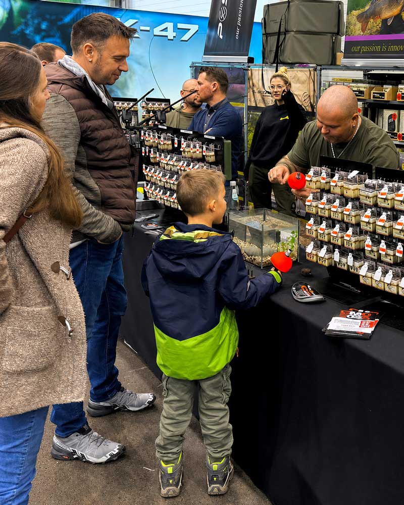 Poseidon Angelsport Karpfen Tackle, Spider Bow Kescher und Zubehör auf der Carp Austria Angelmesse