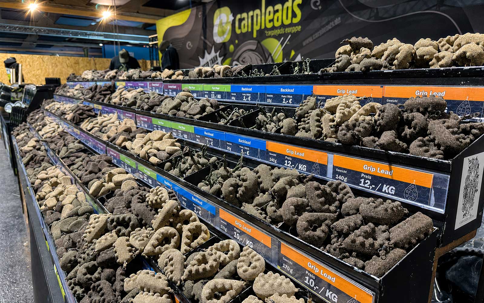 Carpleads Messestand mit Coated Leads, PVA Produkten und Kleinteilen auf der Carp Austria Fischerei Messe