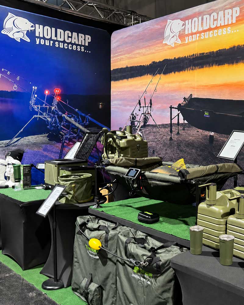Holdcarp Karpfen Tackle, Rod Pods und Marker Stangen auf der Carp Austria Angelmesse