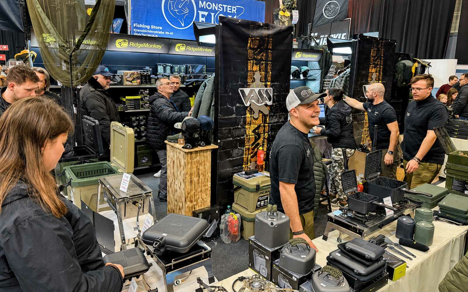 Monster Fish Messestand mit Tackle, Beratung und Messeangeboten für Karpfenangler auf der Carp Austria