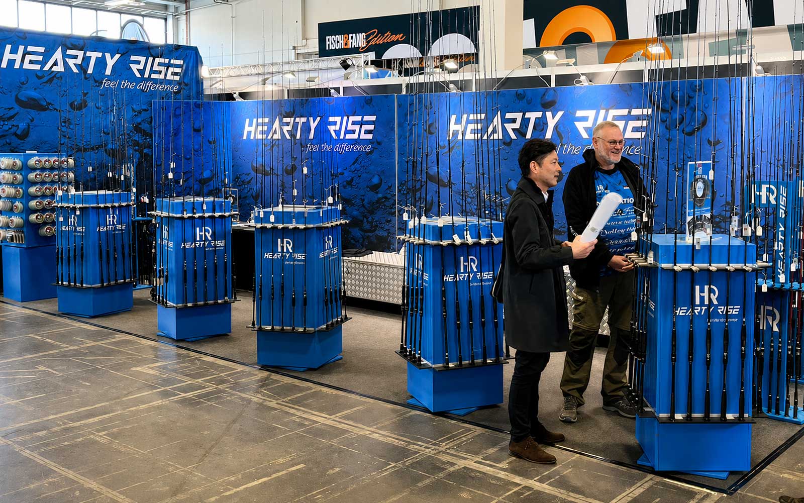 Hearty Rise Messestand mit Predator IV, Zanderruten, Hechtruten und Carbon Spinnruten auf der Carp Austria Fischerei Messe