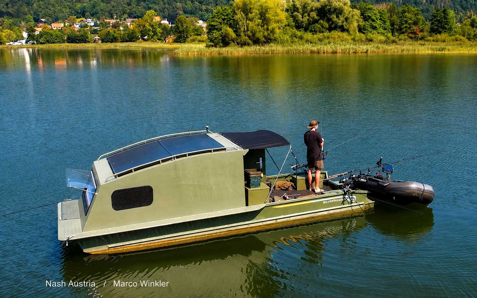 SilverWings Messestand mit Welsbooten, SilverCarp, SilverCat und Alubooten auf der Carp Austria Fischerei Messe