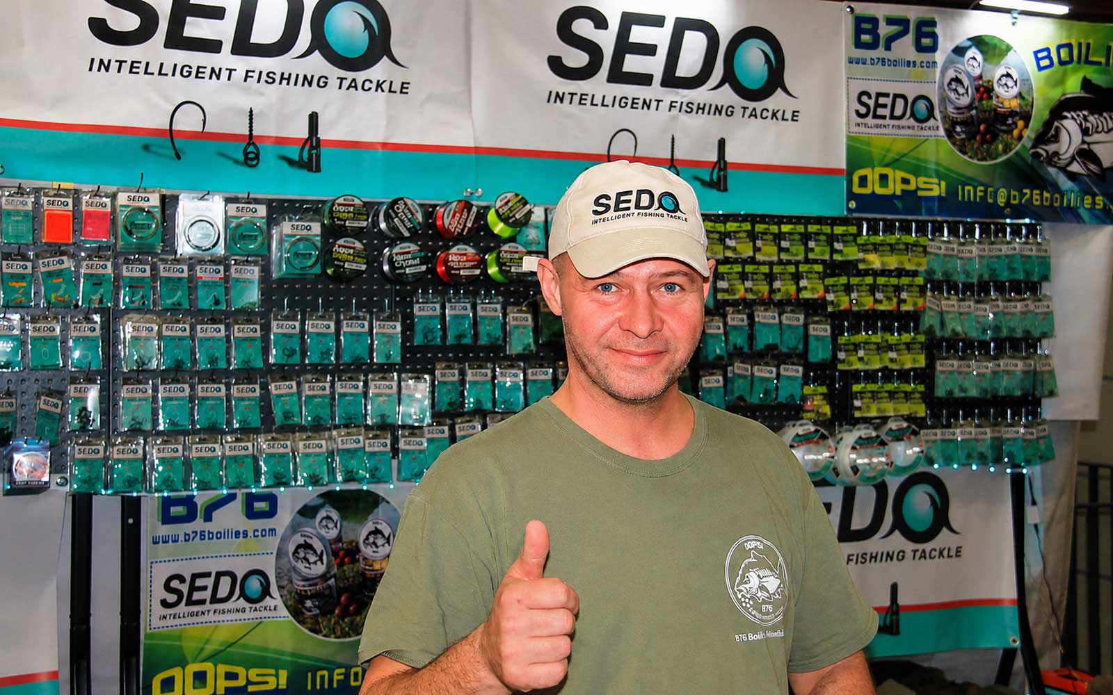 SEDO Fishing Messestand mit Rig Zubehör, Wirbeln, Method Feeder Produkten und Zig Rig Sets auf der Carp Austria Fischerei Messe