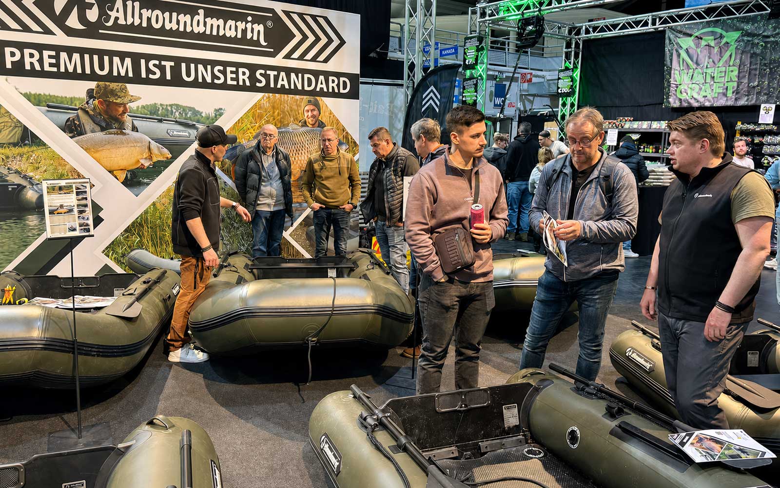 Allroundmarin Messestand mit Schlauchbooten 2026 für Bootsangeln und Karpfenangler auf der Carp Austria Fischerei Messe