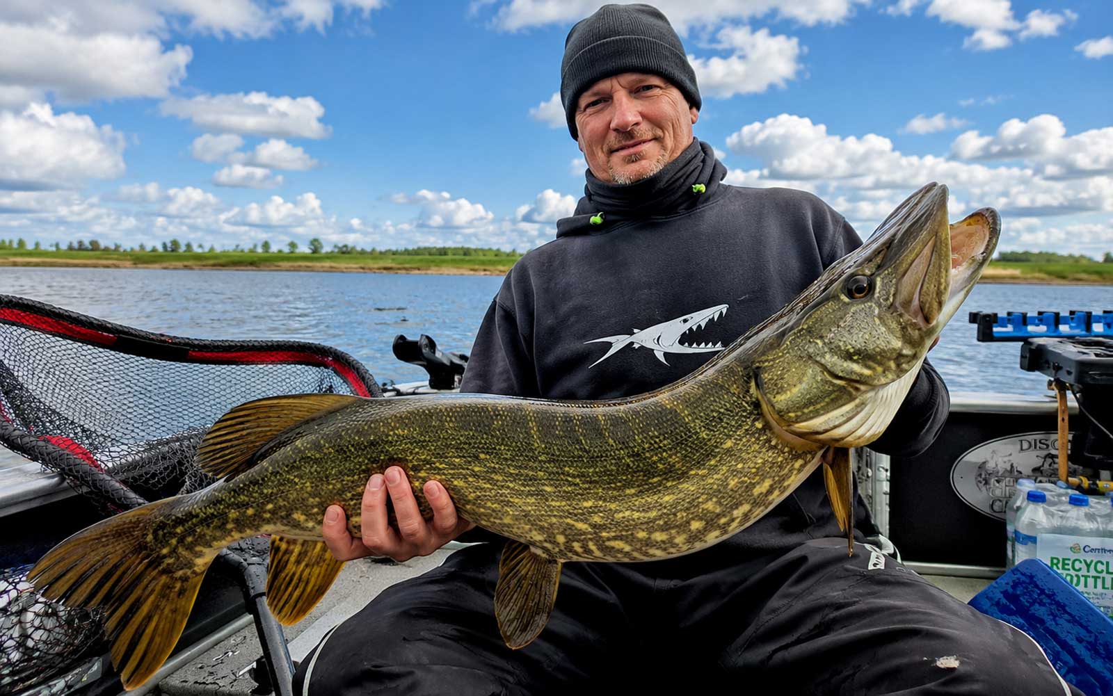 Skeater Fishing Messestand mit Predator Ruten und Ausrüstung für Raubfischangeln auf der Carp Austria Fischerei Messe