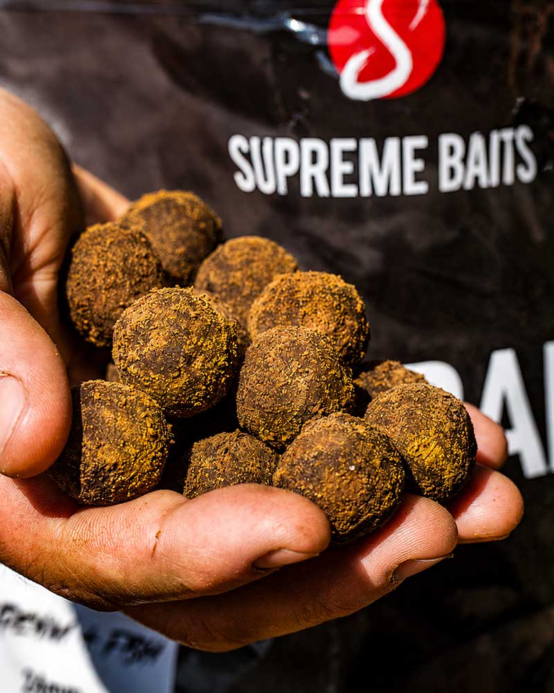 Supreme Baits Enzym Boilies, Karpfenköder und aminosäurenreiche Rezepturen auf der Carp Austria Angelmesse