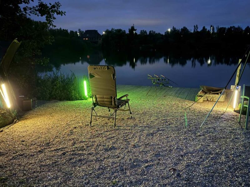 FishSense LumiCatch LED Angellampe beim Nachtangeln am Bivvy