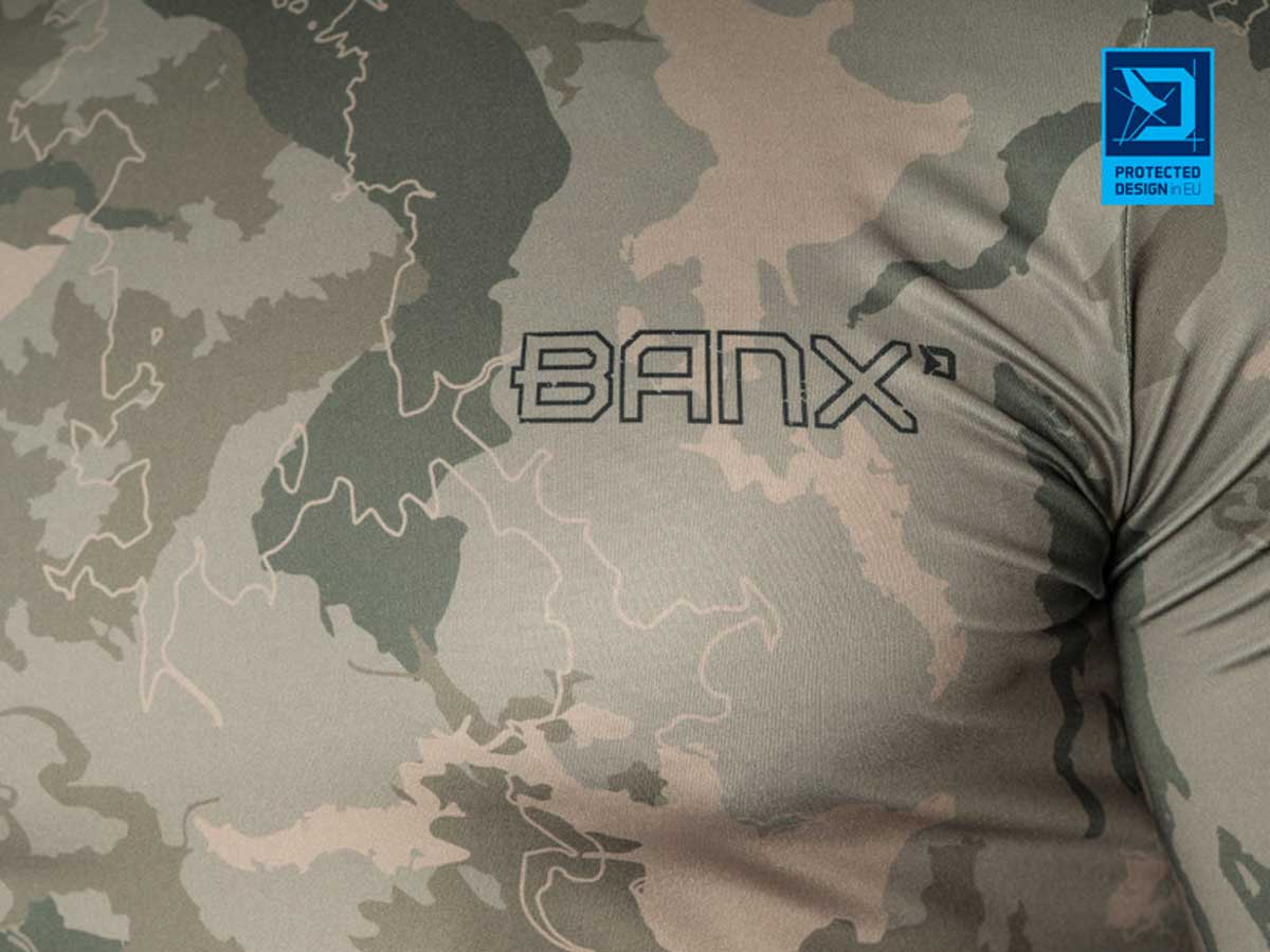 Delphin BANX Design – Camo-Muster mit Umrissen europäischer Angelgewässer