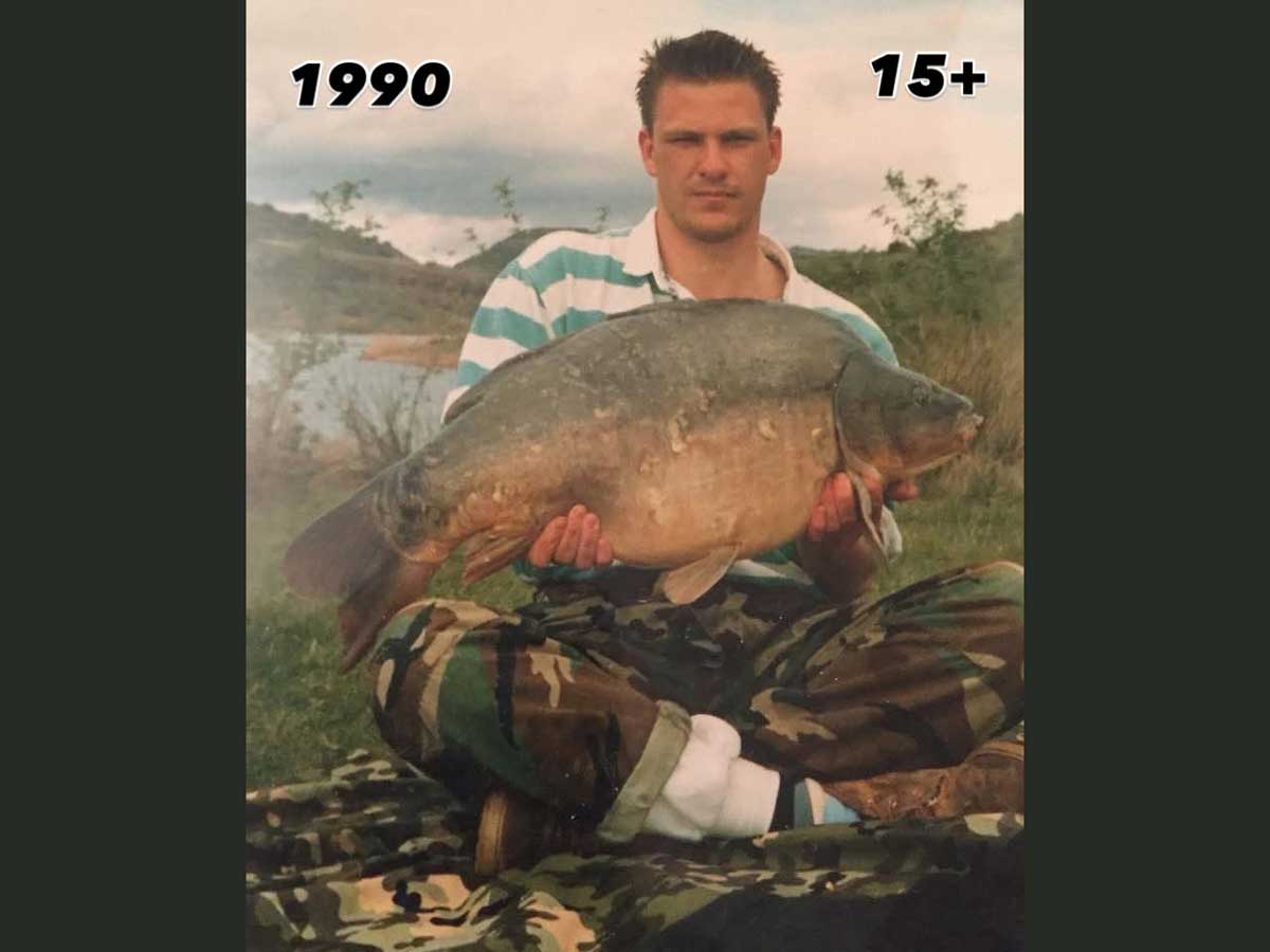 Frank Schmidt mit Karpfen am Lac du Salagou im Jahr 1990