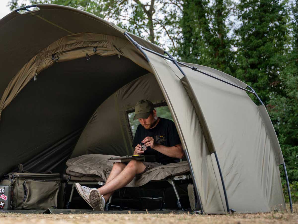 Avid Carp Revolve Bivvy am Angelplatz